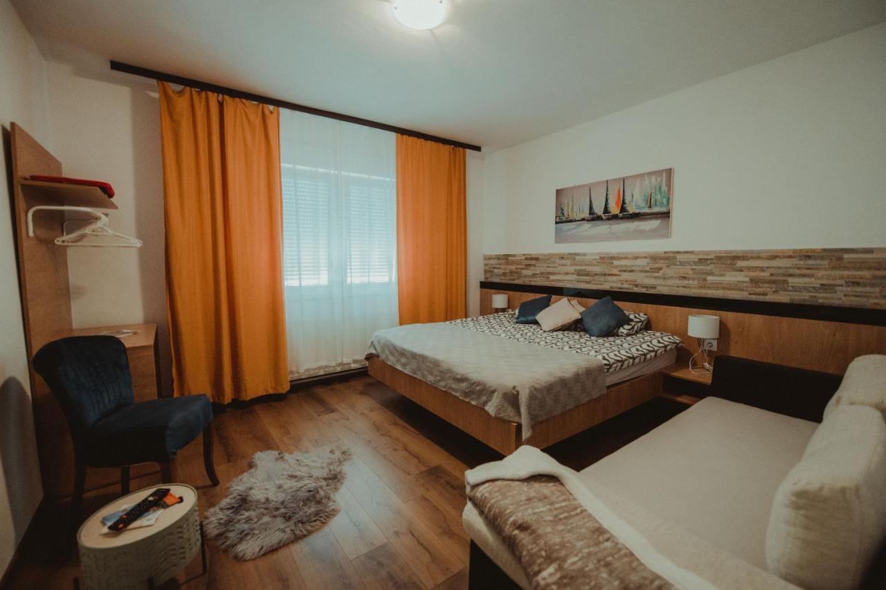 Apartman Lovric Ðakovo Buitenkant foto