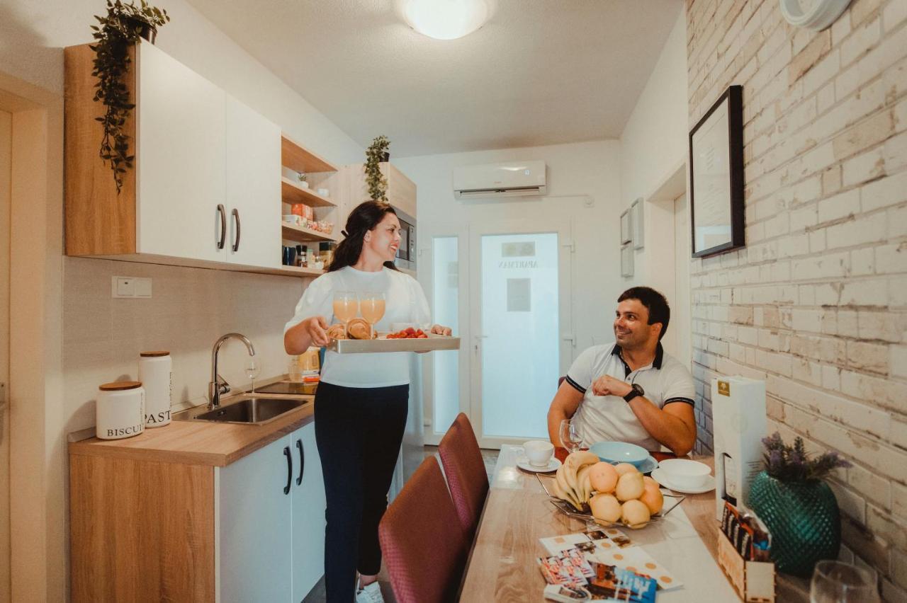 Apartman Lovric Ðakovo Buitenkant foto