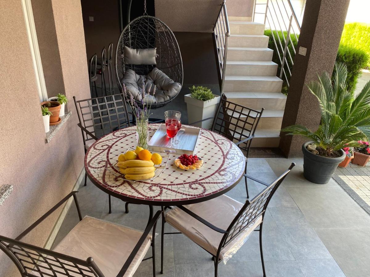 Apartman Lovric Ðakovo Buitenkant foto