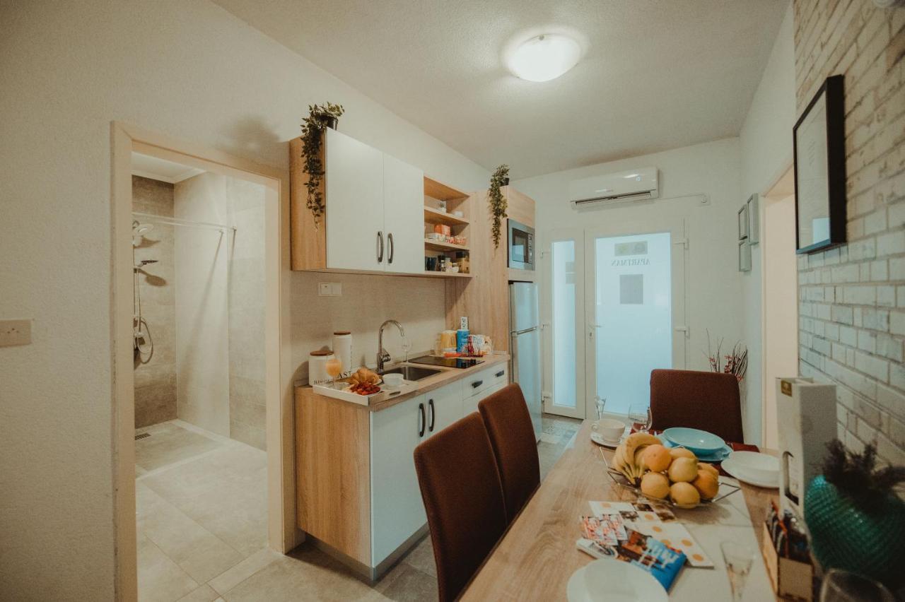 Apartman Lovric Ðakovo Buitenkant foto
