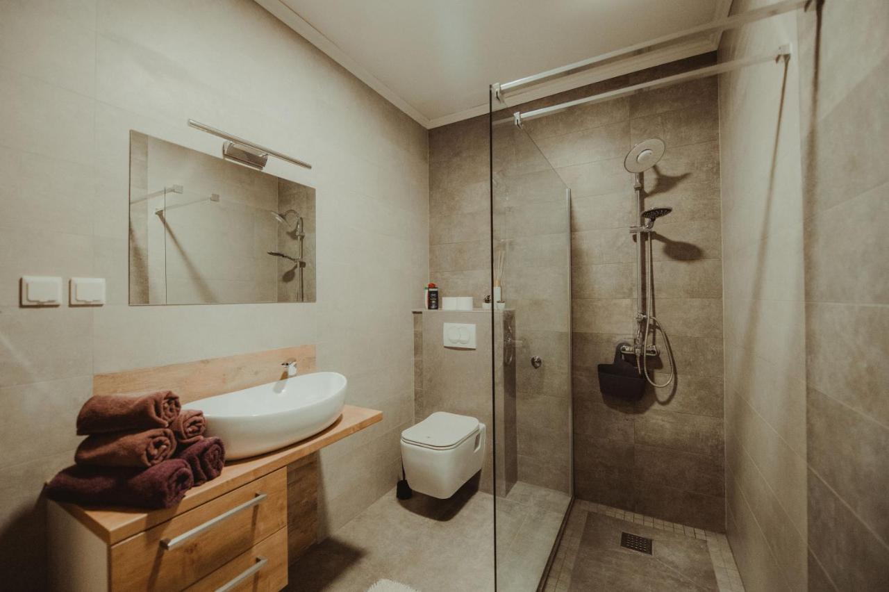 Apartman Lovric Ðakovo Buitenkant foto